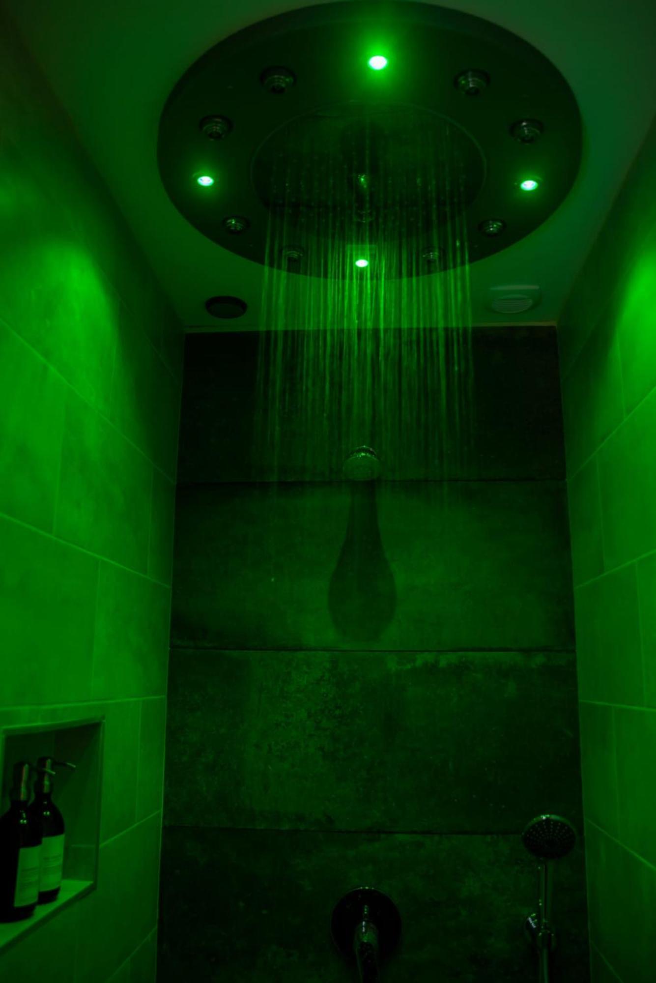 Le Mas Aux Amoureux , Suite Romantique Et Spa 乐巴凯尔斯 外观 照片