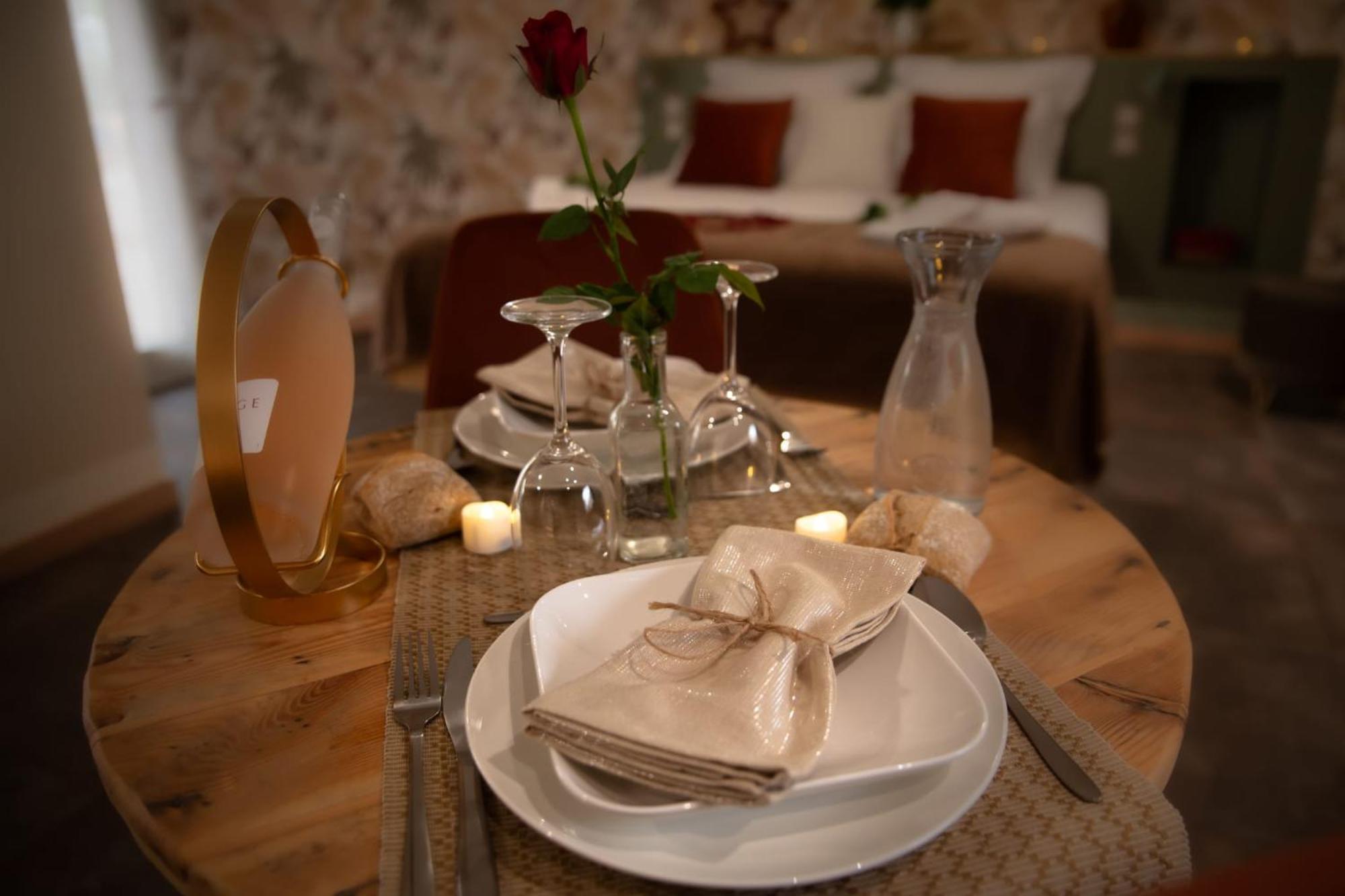 Le Mas Aux Amoureux , Suite Romantique Et Spa 乐巴凯尔斯 外观 照片