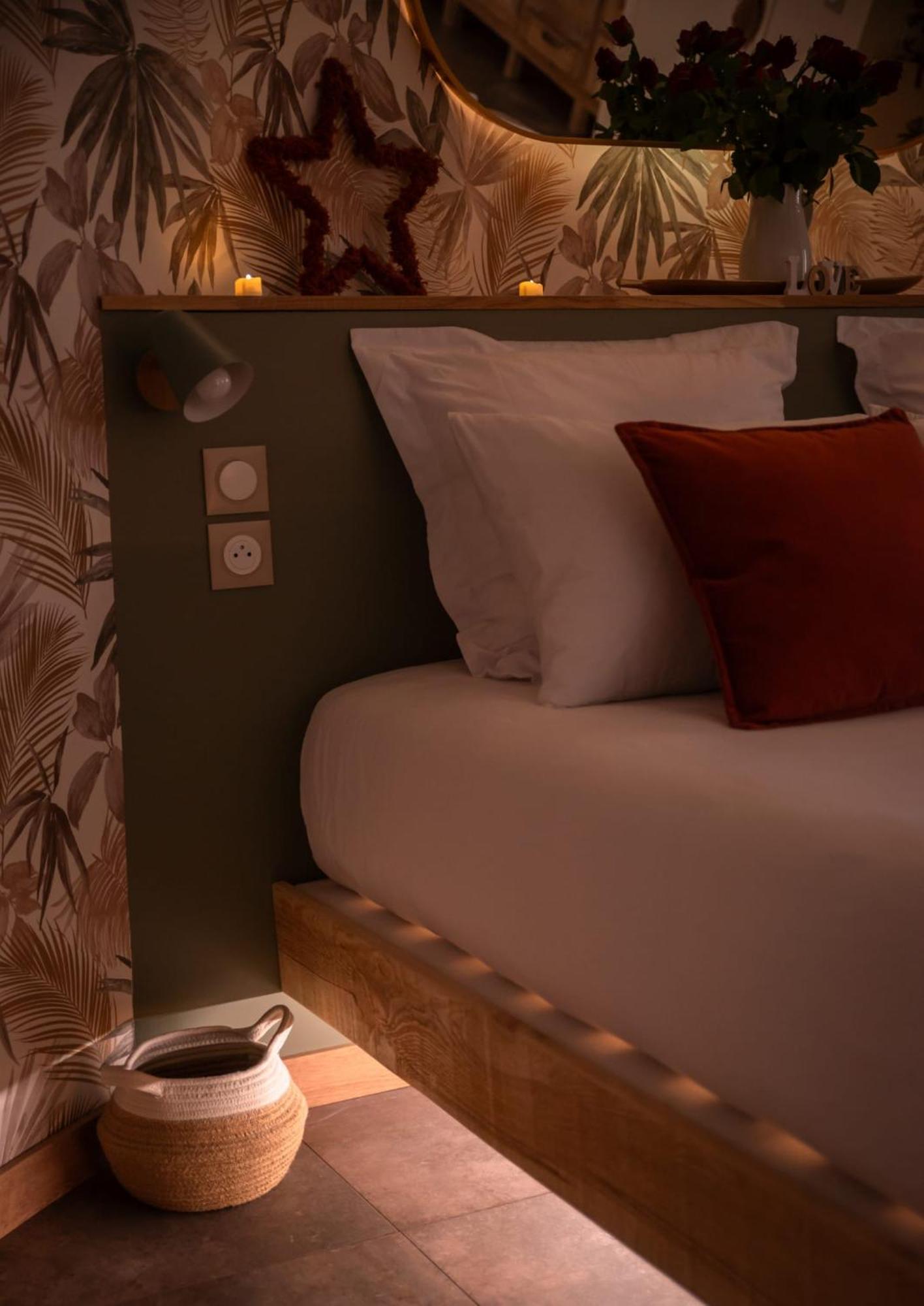 Le Mas Aux Amoureux , Suite Romantique Et Spa 乐巴凯尔斯 外观 照片