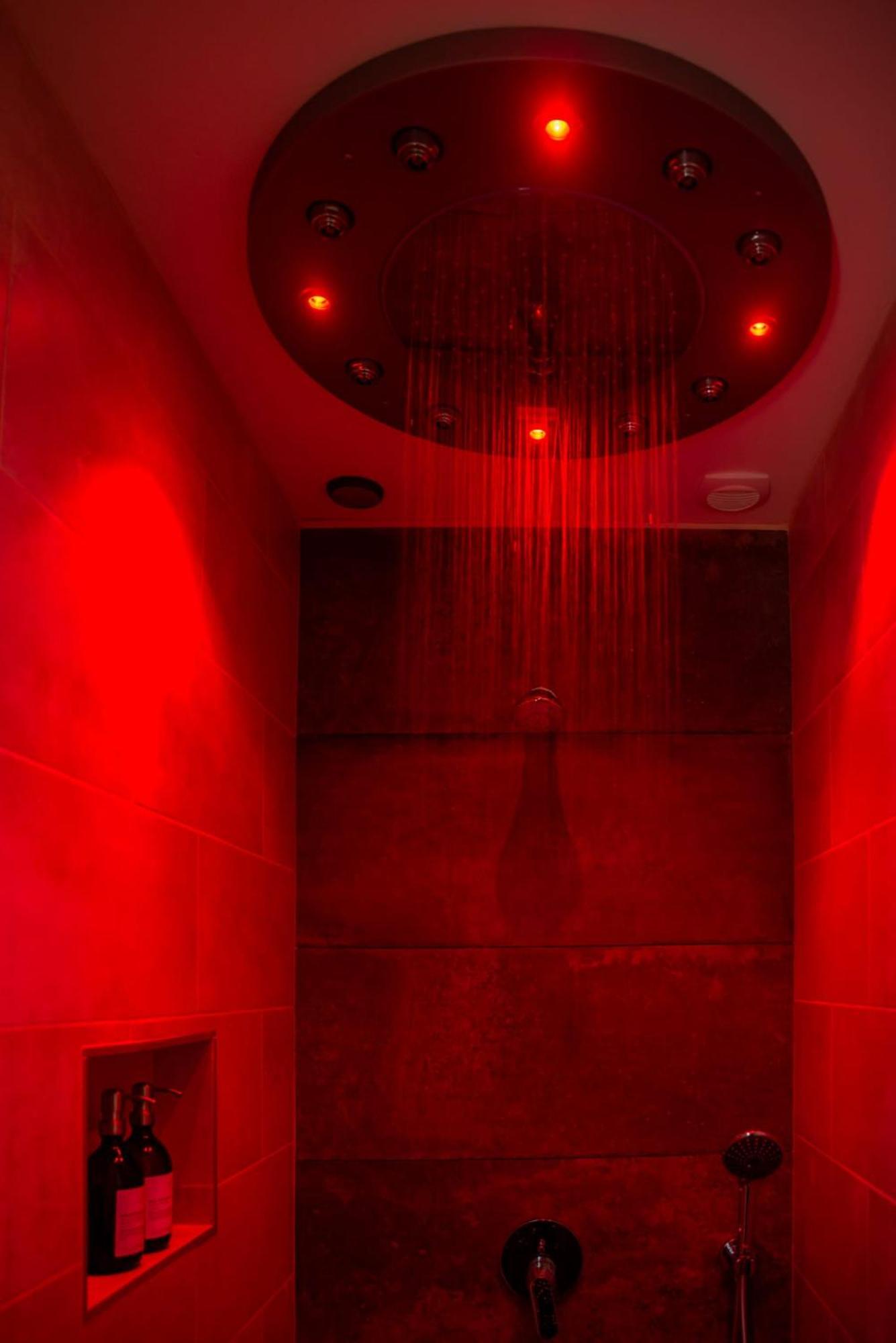 Le Mas Aux Amoureux , Suite Romantique Et Spa 乐巴凯尔斯 外观 照片